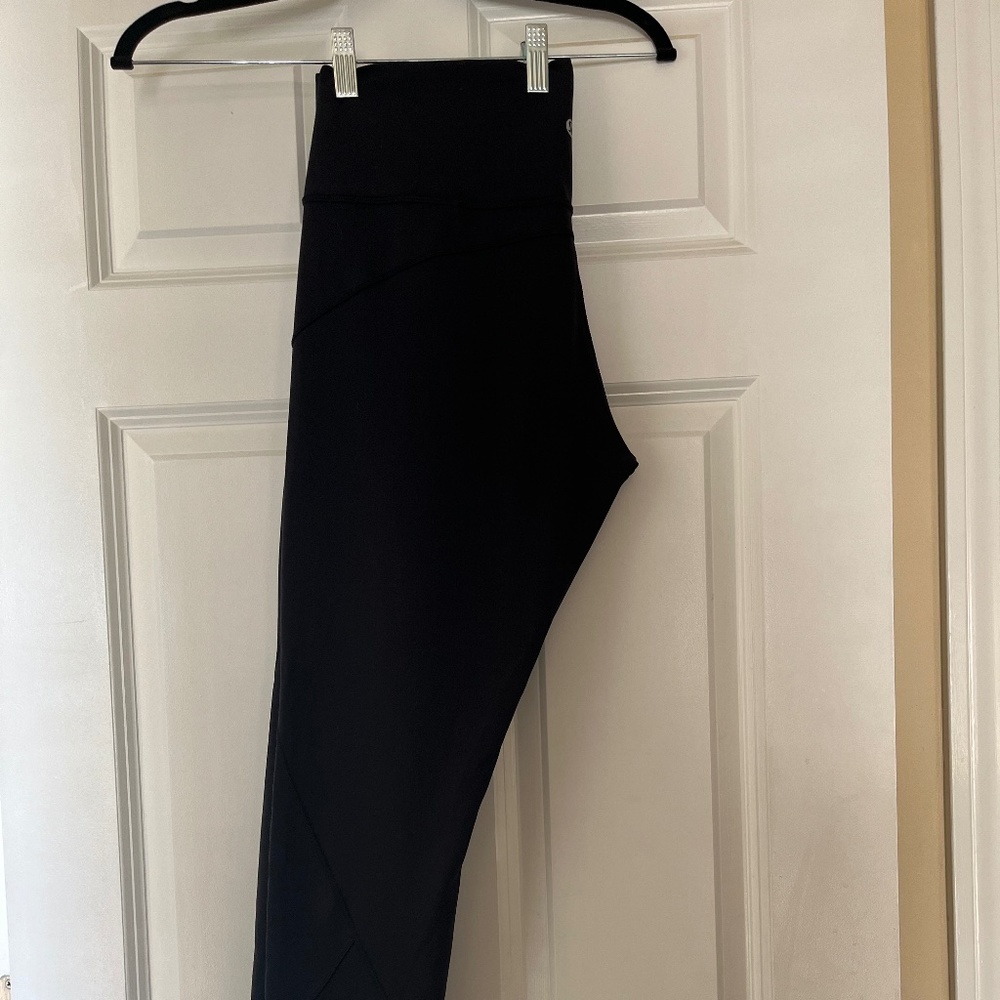 Lululemon black cropped leggings size 12